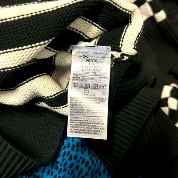 Banana Republic B/W Striped Sweater NWT - Picture 6 of 6